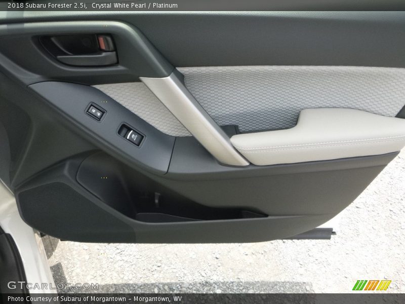 Crystal White Pearl / Platinum 2018 Subaru Forester 2.5i