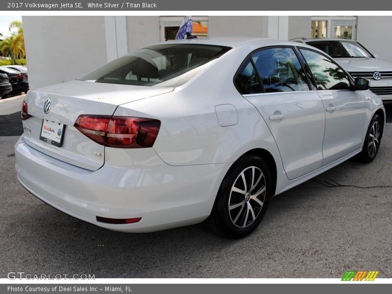White Silver / Titan Black 2017 Volkswagen Jetta SE