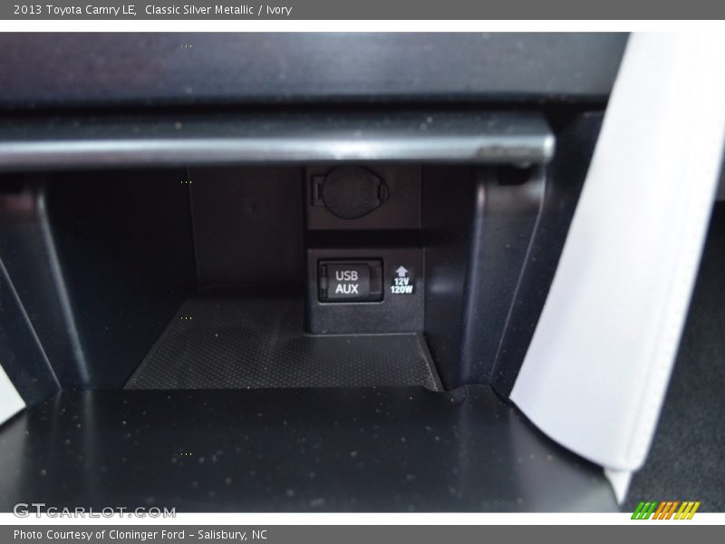 Classic Silver Metallic / Ivory 2013 Toyota Camry LE
