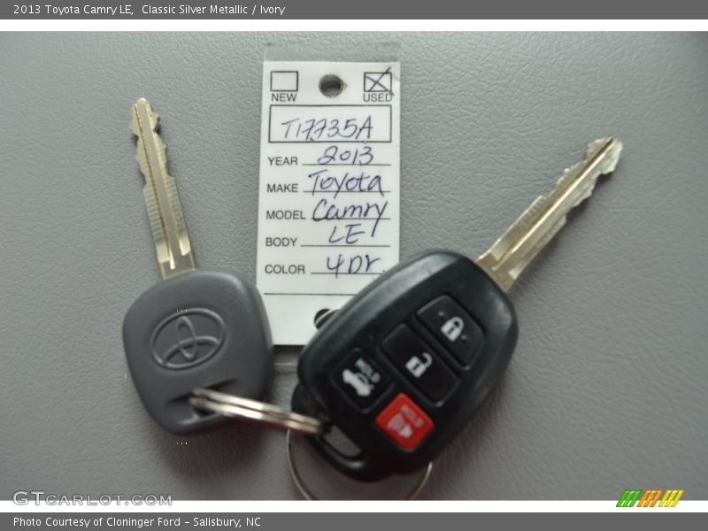 Classic Silver Metallic / Ivory 2013 Toyota Camry LE