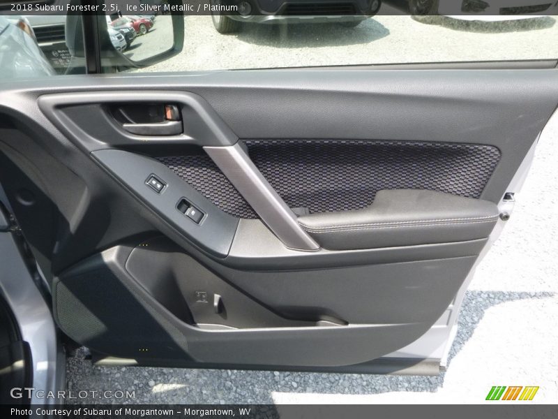 Ice Silver Metallic / Platinum 2018 Subaru Forester 2.5i