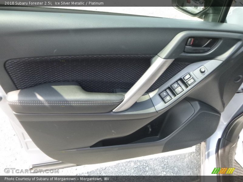Ice Silver Metallic / Platinum 2018 Subaru Forester 2.5i