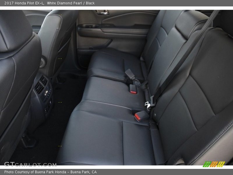 White Diamond Pearl / Black 2017 Honda Pilot EX-L