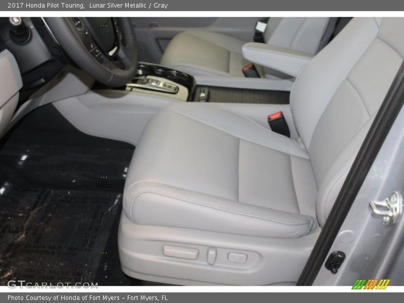 Lunar Silver Metallic / Gray 2017 Honda Pilot Touring