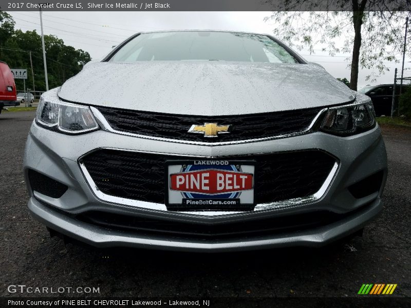 Silver Ice Metallic / Jet Black 2017 Chevrolet Cruze LS