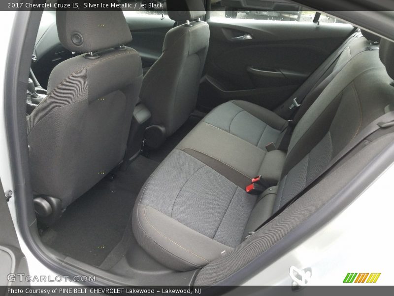 Silver Ice Metallic / Jet Black 2017 Chevrolet Cruze LS