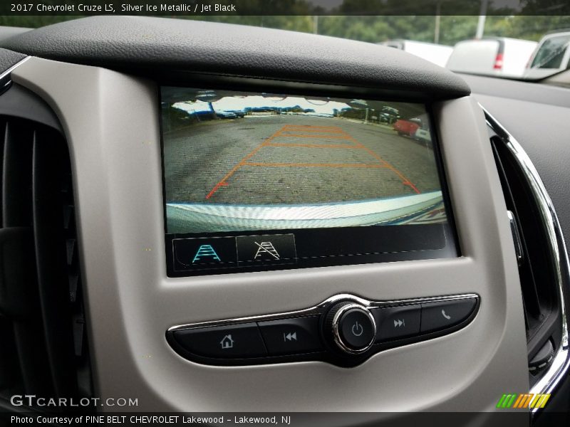 Silver Ice Metallic / Jet Black 2017 Chevrolet Cruze LS