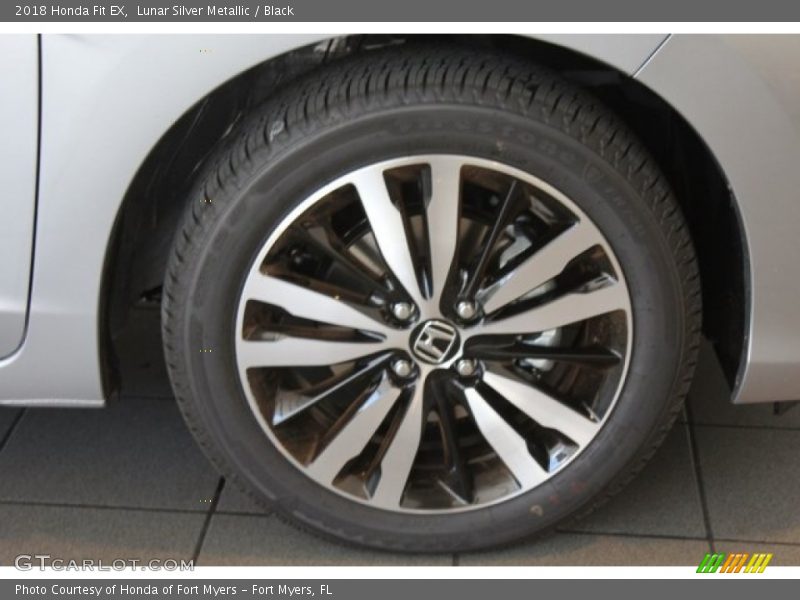 Lunar Silver Metallic / Black 2018 Honda Fit EX