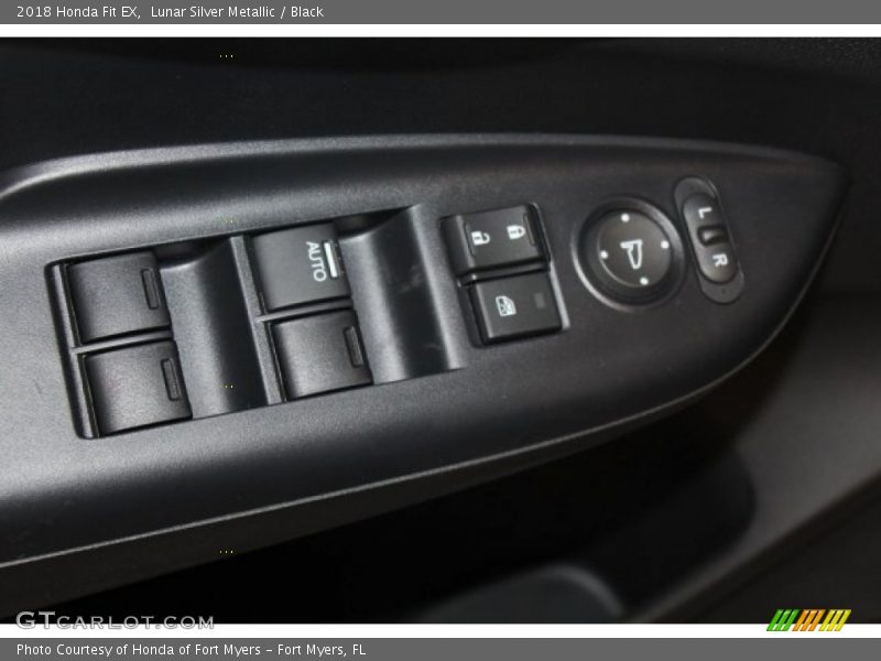 Lunar Silver Metallic / Black 2018 Honda Fit EX
