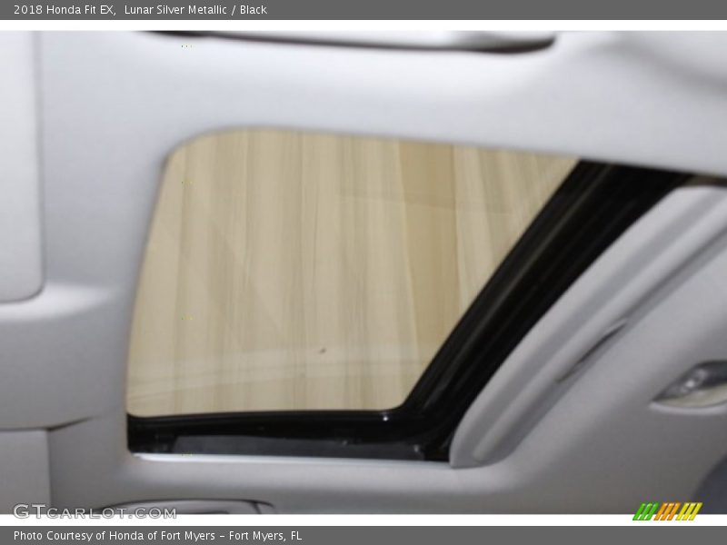 Lunar Silver Metallic / Black 2018 Honda Fit EX