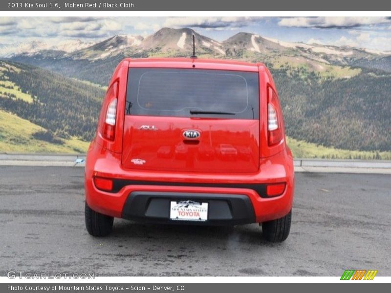 Molten Red / Black Cloth 2013 Kia Soul 1.6