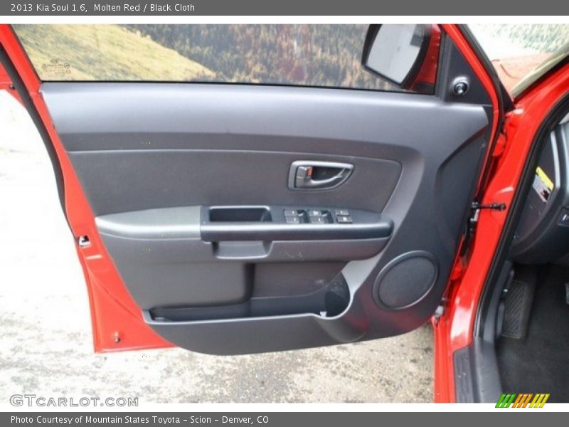 Molten Red / Black Cloth 2013 Kia Soul 1.6