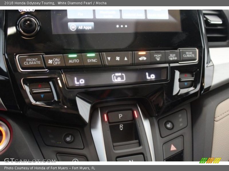 White Diamond Pearl / Mocha 2018 Honda Odyssey Touring