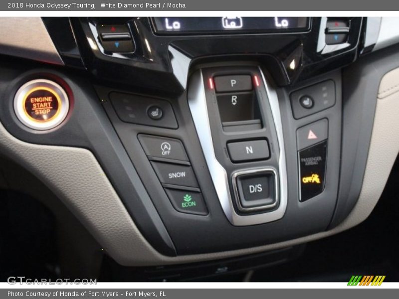 White Diamond Pearl / Mocha 2018 Honda Odyssey Touring