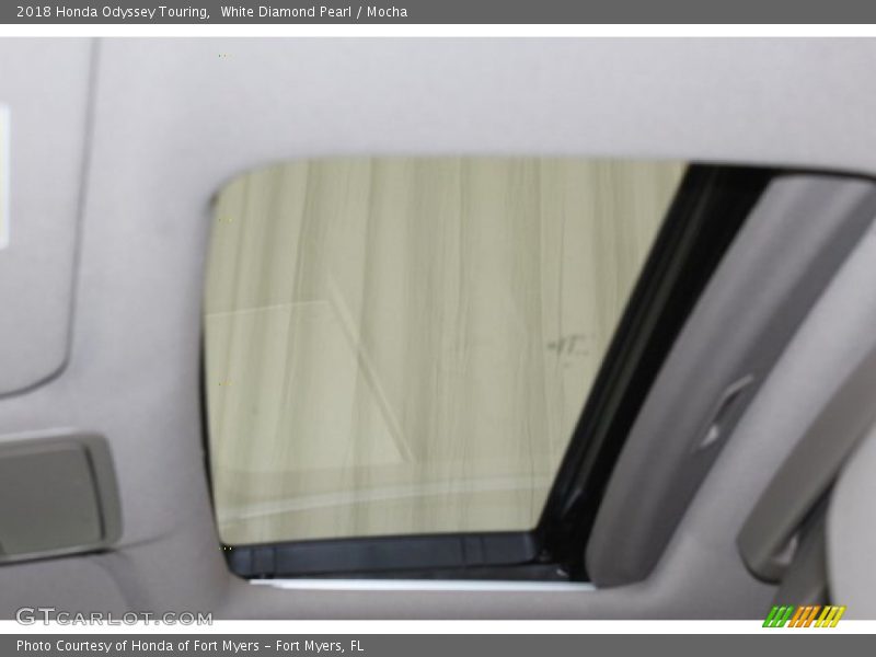 White Diamond Pearl / Mocha 2018 Honda Odyssey Touring