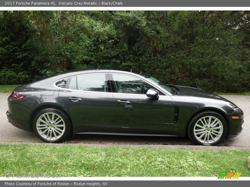 Volcano Grey Metallic / Black/Chalk 2017 Porsche Panamera 4S