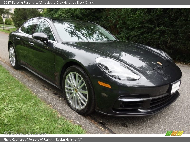 Front 3/4 View of 2017 Panamera 4S