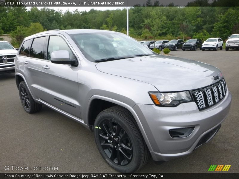 Front 3/4 View of 2018 Grand Cherokee Altitude 4x4