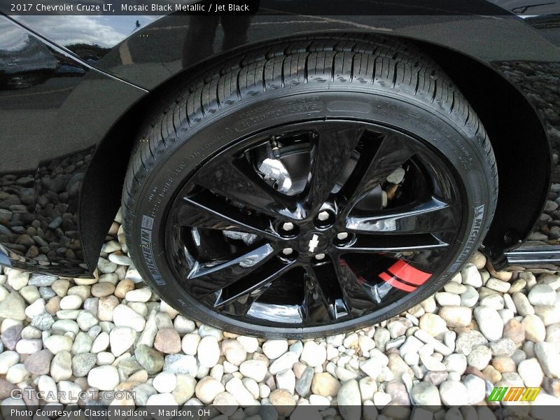 Mosaic Black Metallic / Jet Black 2017 Chevrolet Cruze LT