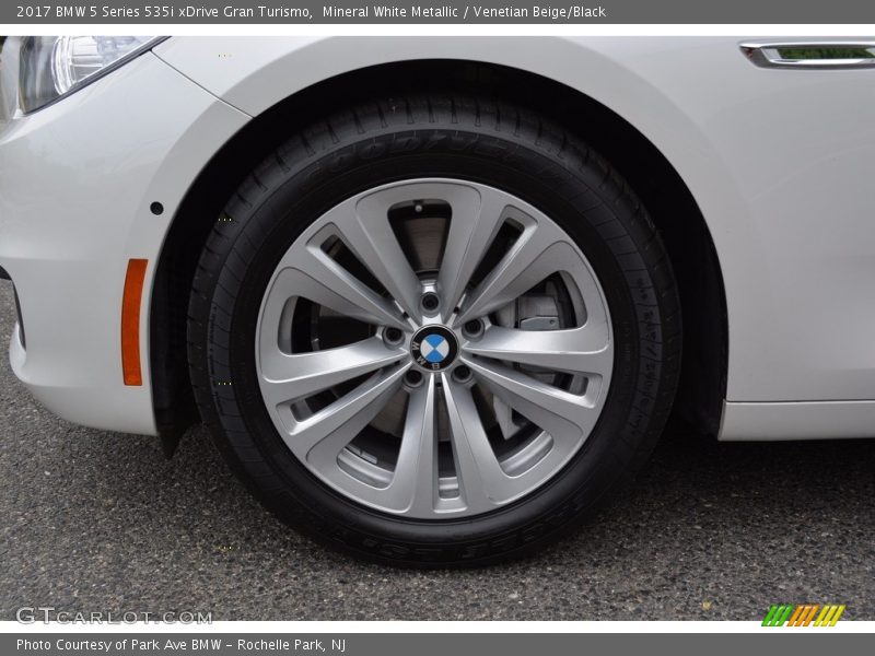 Mineral White Metallic / Venetian Beige/Black 2017 BMW 5 Series 535i xDrive Gran Turismo