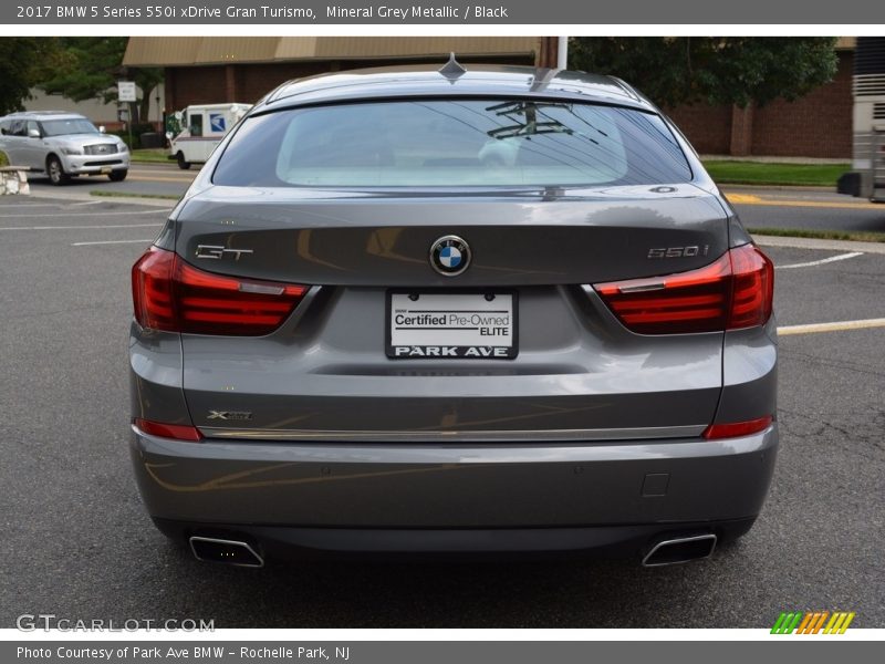 Mineral Grey Metallic / Black 2017 BMW 5 Series 550i xDrive Gran Turismo
