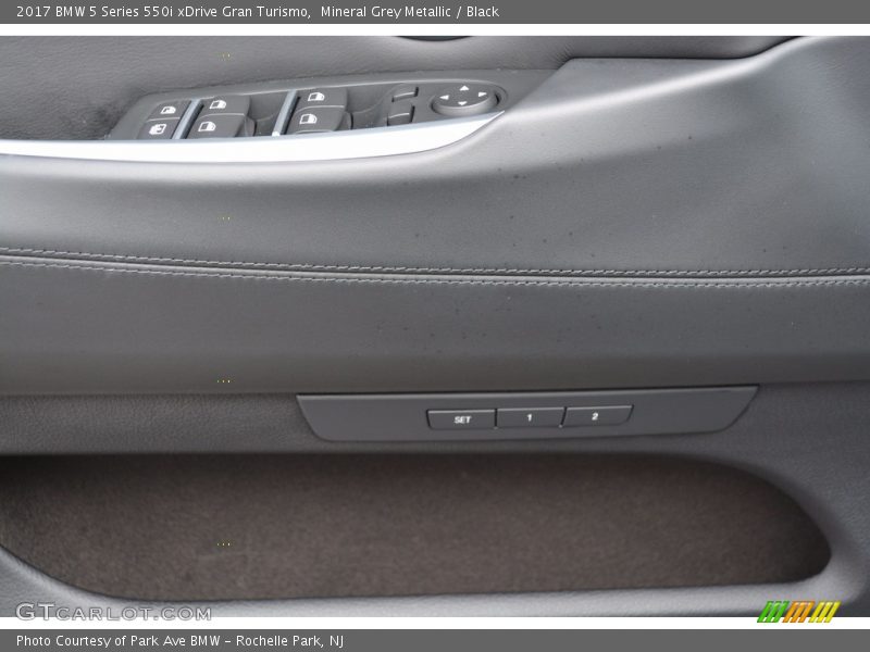 Mineral Grey Metallic / Black 2017 BMW 5 Series 550i xDrive Gran Turismo