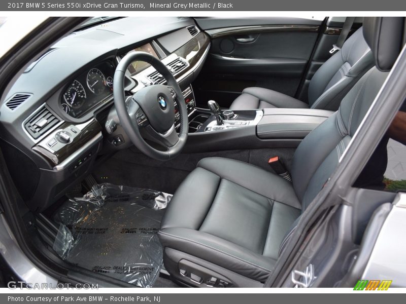 Mineral Grey Metallic / Black 2017 BMW 5 Series 550i xDrive Gran Turismo