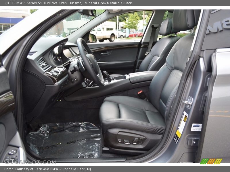 Mineral Grey Metallic / Black 2017 BMW 5 Series 550i xDrive Gran Turismo