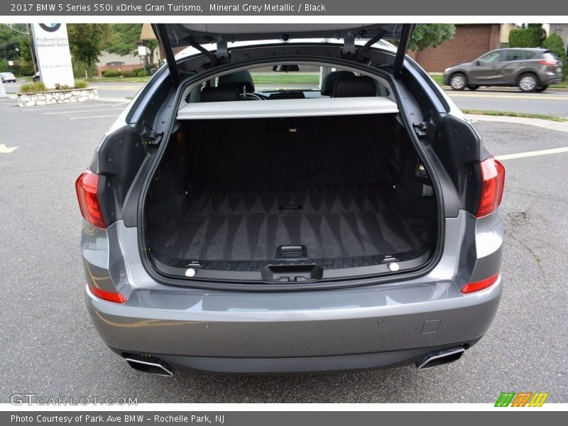 Mineral Grey Metallic / Black 2017 BMW 5 Series 550i xDrive Gran Turismo