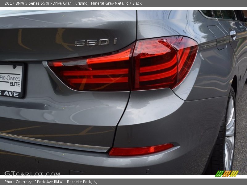 Mineral Grey Metallic / Black 2017 BMW 5 Series 550i xDrive Gran Turismo
