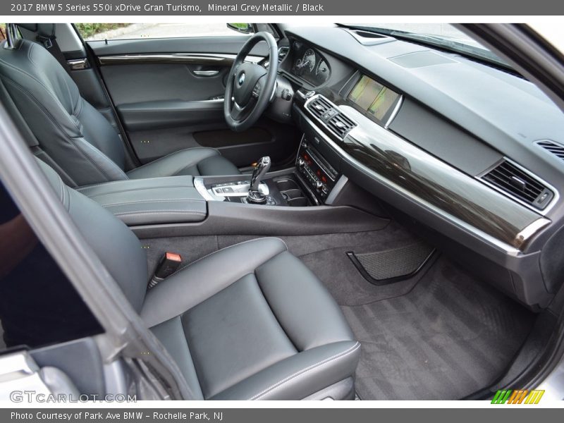 Mineral Grey Metallic / Black 2017 BMW 5 Series 550i xDrive Gran Turismo