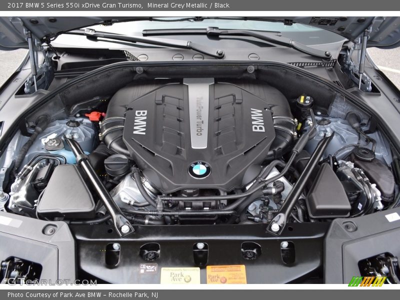 Mineral Grey Metallic / Black 2017 BMW 5 Series 550i xDrive Gran Turismo