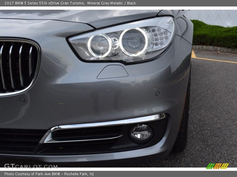 Mineral Grey Metallic / Black 2017 BMW 5 Series 550i xDrive Gran Turismo