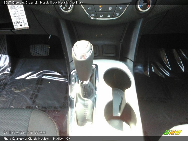 Mosaic Black Metallic / Jet Black 2017 Chevrolet Cruze LS