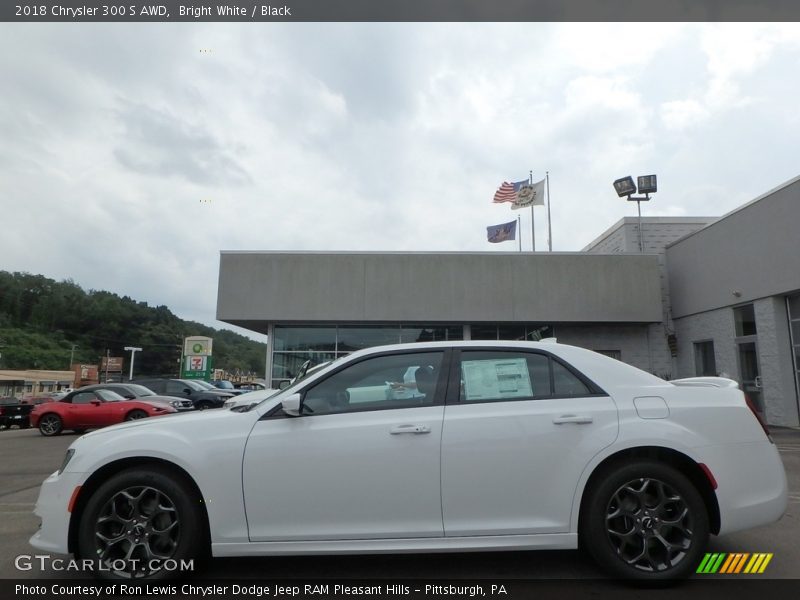 Bright White / Black 2018 Chrysler 300 S AWD