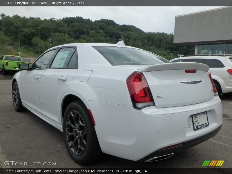 Bright White / Black 2018 Chrysler 300 S AWD