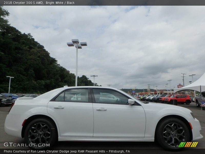 Bright White / Black 2018 Chrysler 300 S AWD