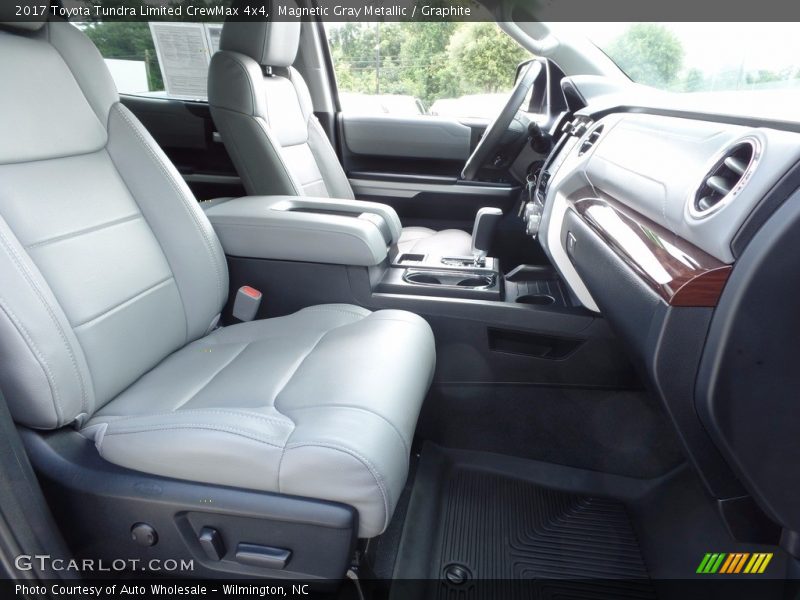 Magnetic Gray Metallic / Graphite 2017 Toyota Tundra Limited CrewMax 4x4