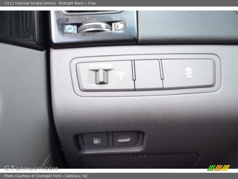 Midnight Black / Gray 2011 Hyundai Sonata Limited