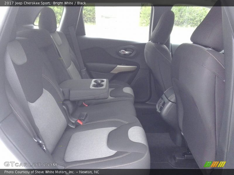 Bright White / Black 2017 Jeep Cherokee Sport