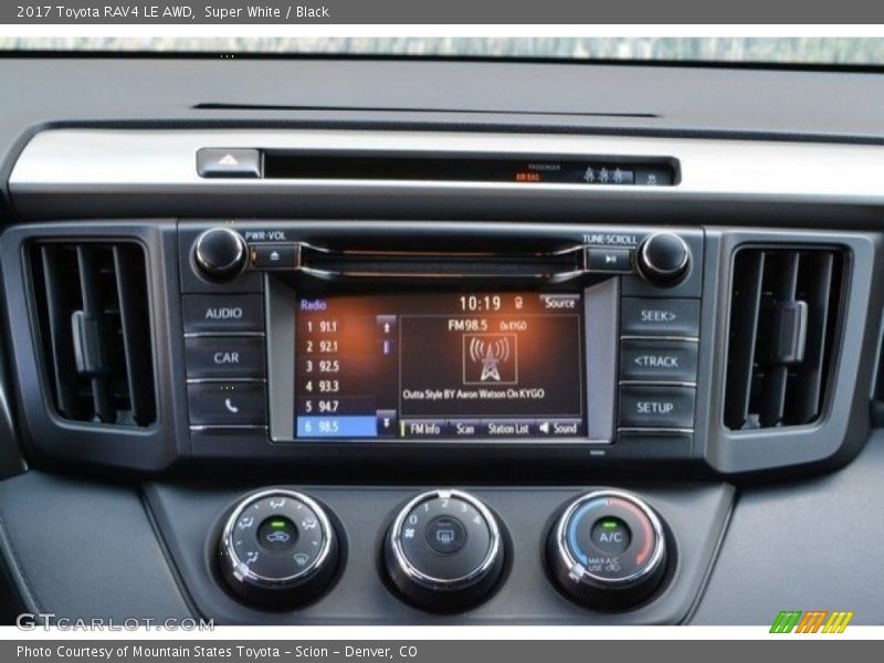 Super White / Black 2017 Toyota RAV4 LE AWD