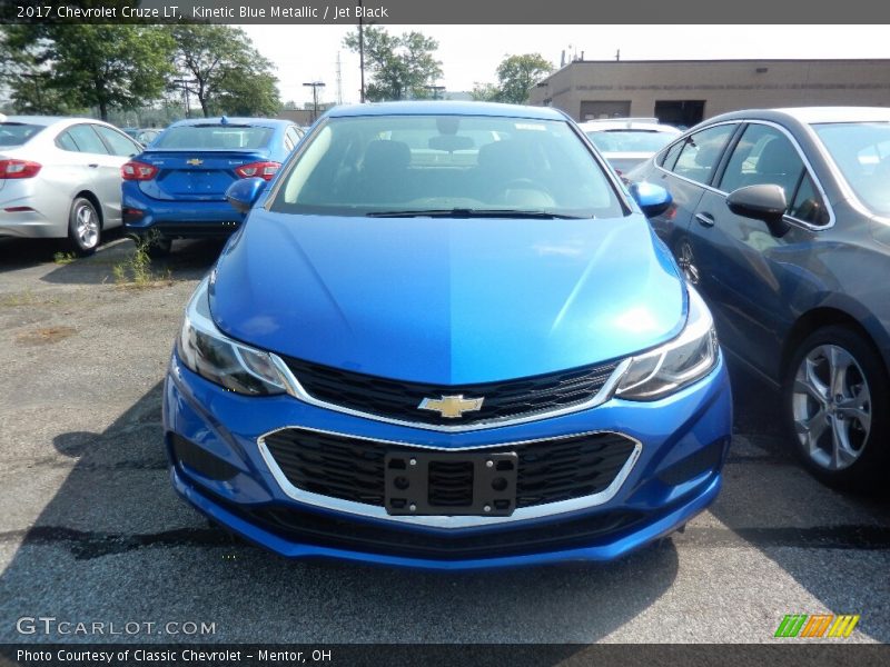 Kinetic Blue Metallic / Jet Black 2017 Chevrolet Cruze LT