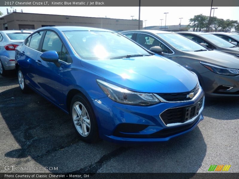Kinetic Blue Metallic / Jet Black 2017 Chevrolet Cruze LT