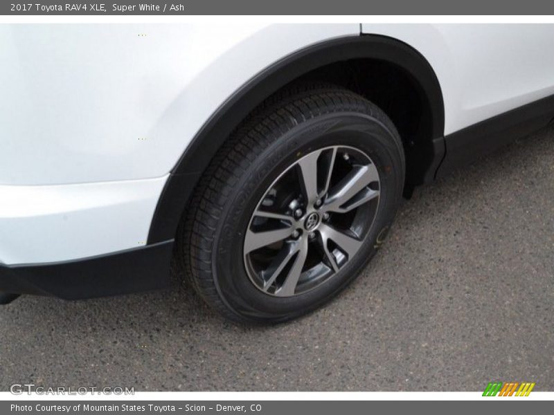 Super White / Ash 2017 Toyota RAV4 XLE