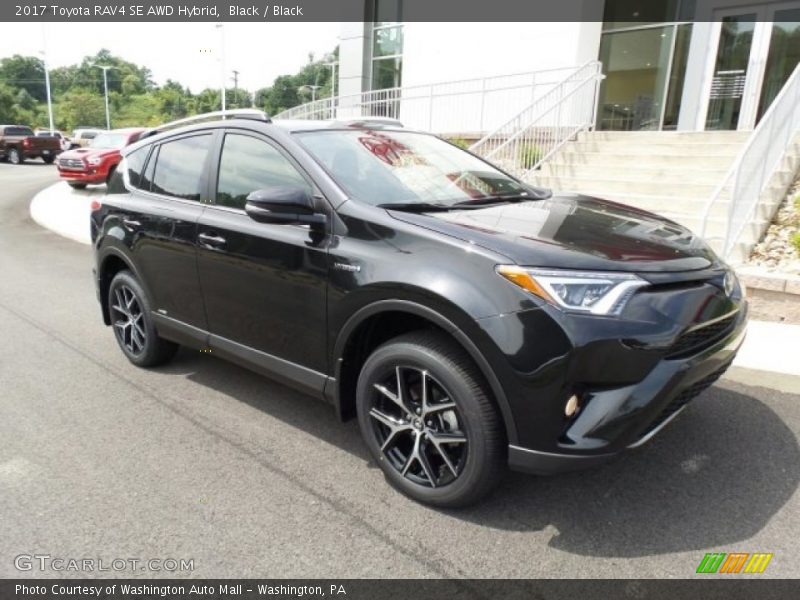 Front 3/4 View of 2017 RAV4 SE AWD Hybrid
