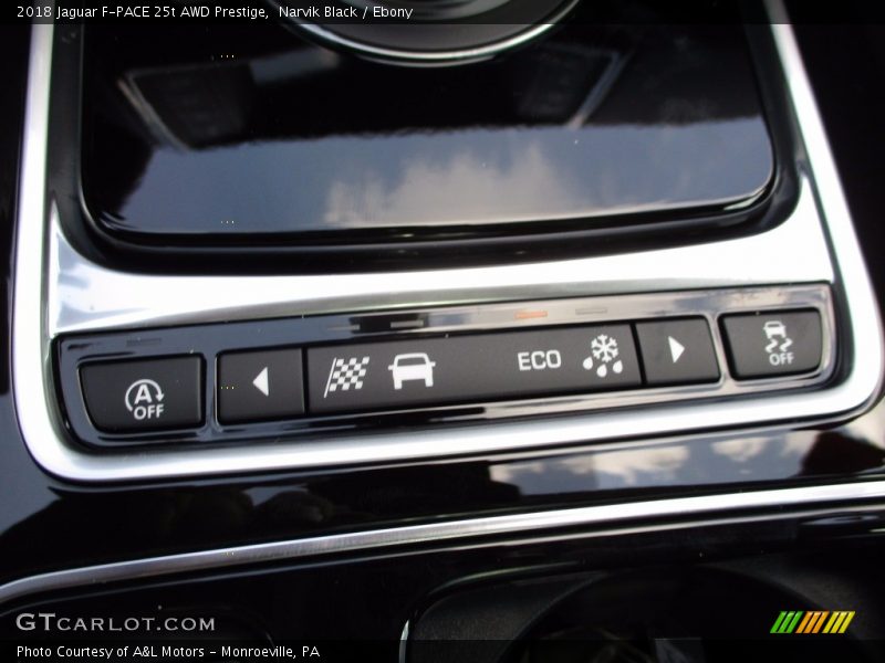 Narvik Black / Ebony 2018 Jaguar F-PACE 25t AWD Prestige