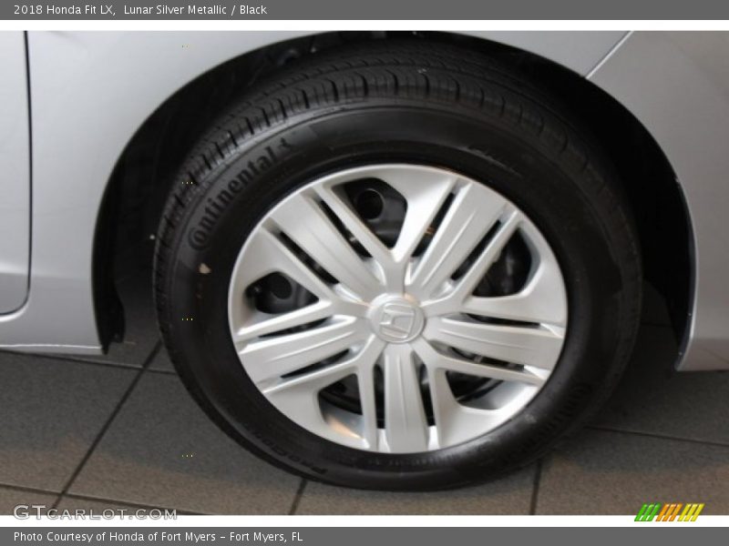 Lunar Silver Metallic / Black 2018 Honda Fit LX