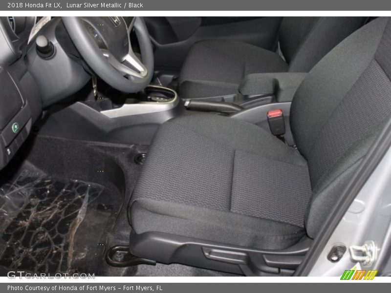 Lunar Silver Metallic / Black 2018 Honda Fit LX