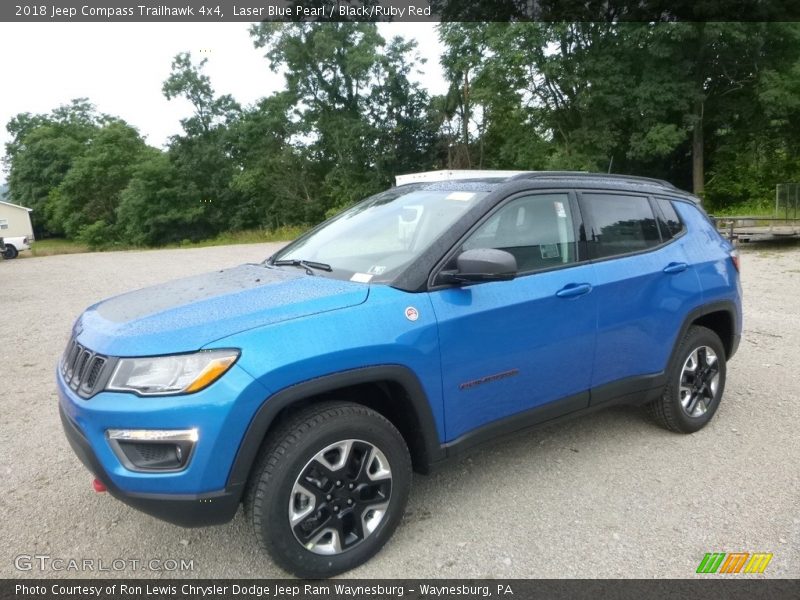 Front 3/4 View of 2018 Compass Trailhawk 4x4