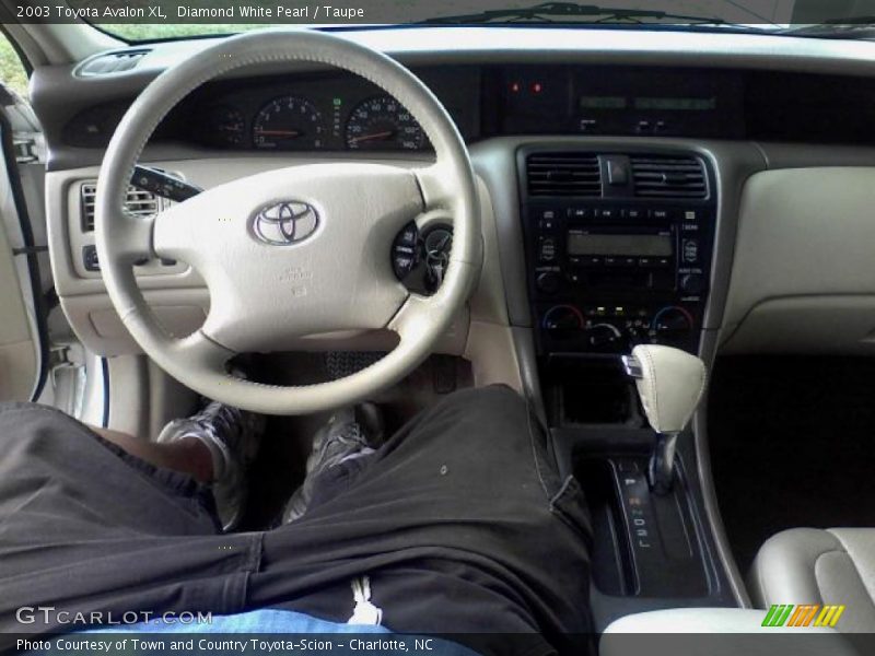 Diamond White Pearl / Taupe 2003 Toyota Avalon XL